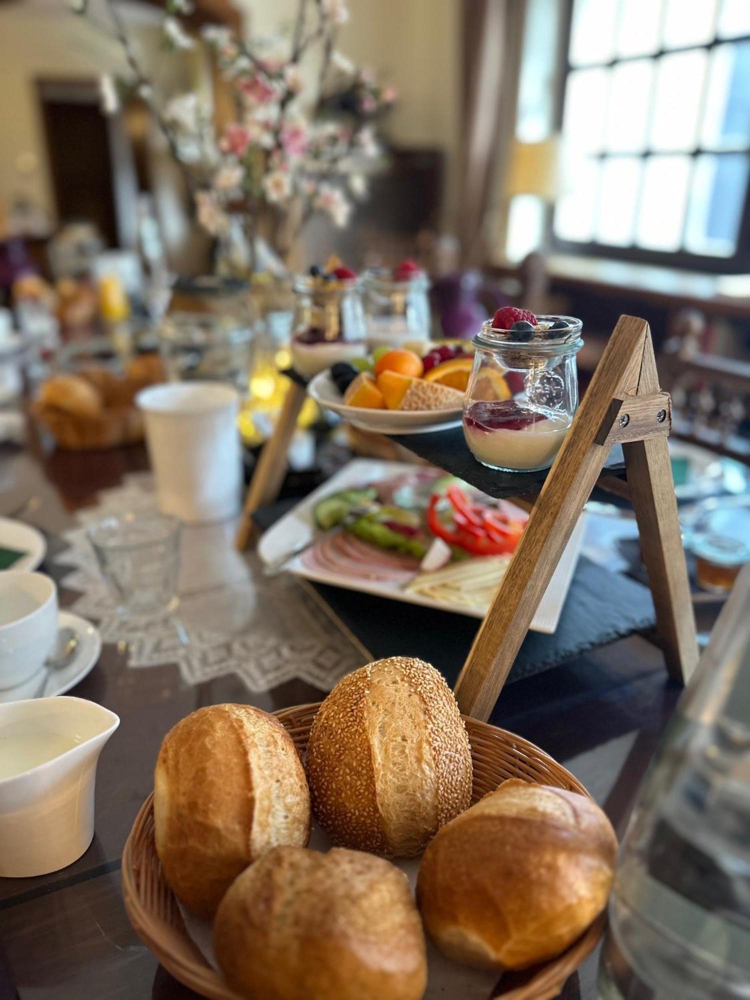 Heinrichs Winery Bed & Breakfast Langenlonsheim Buitenkant foto