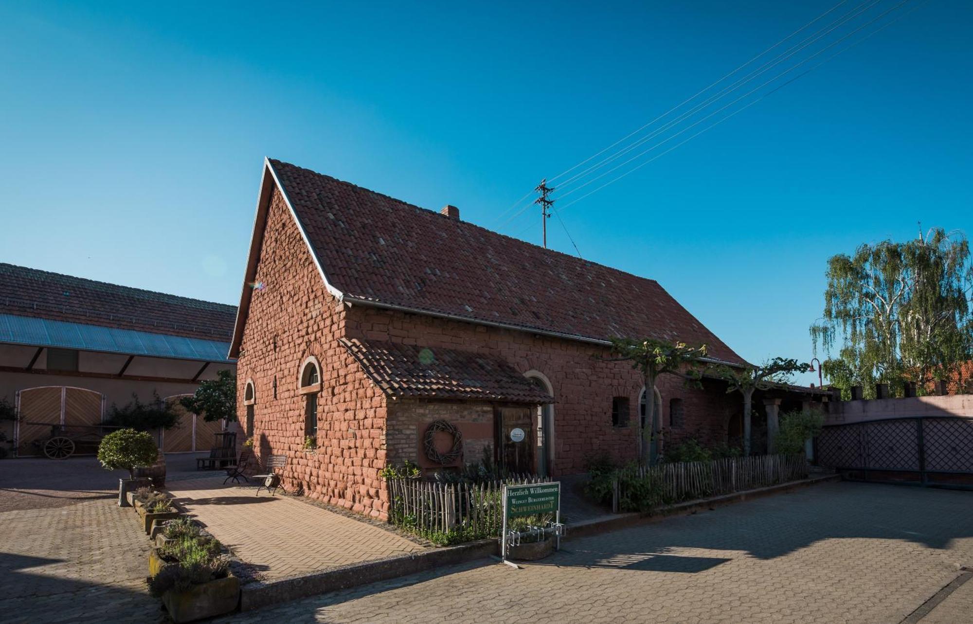 Heinrichs Winery Bed & Breakfast Langenlonsheim Buitenkant foto