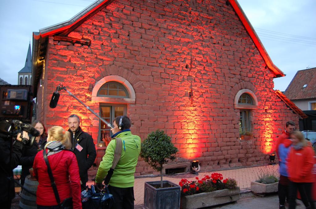 Heinrichs Winery Bed & Breakfast Langenlonsheim Buitenkant foto