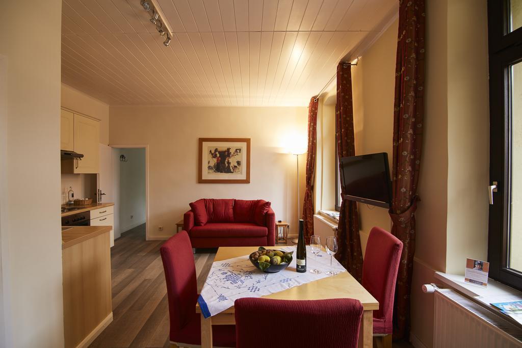 Heinrichs Winery Bed & Breakfast Langenlonsheim Buitenkant foto
