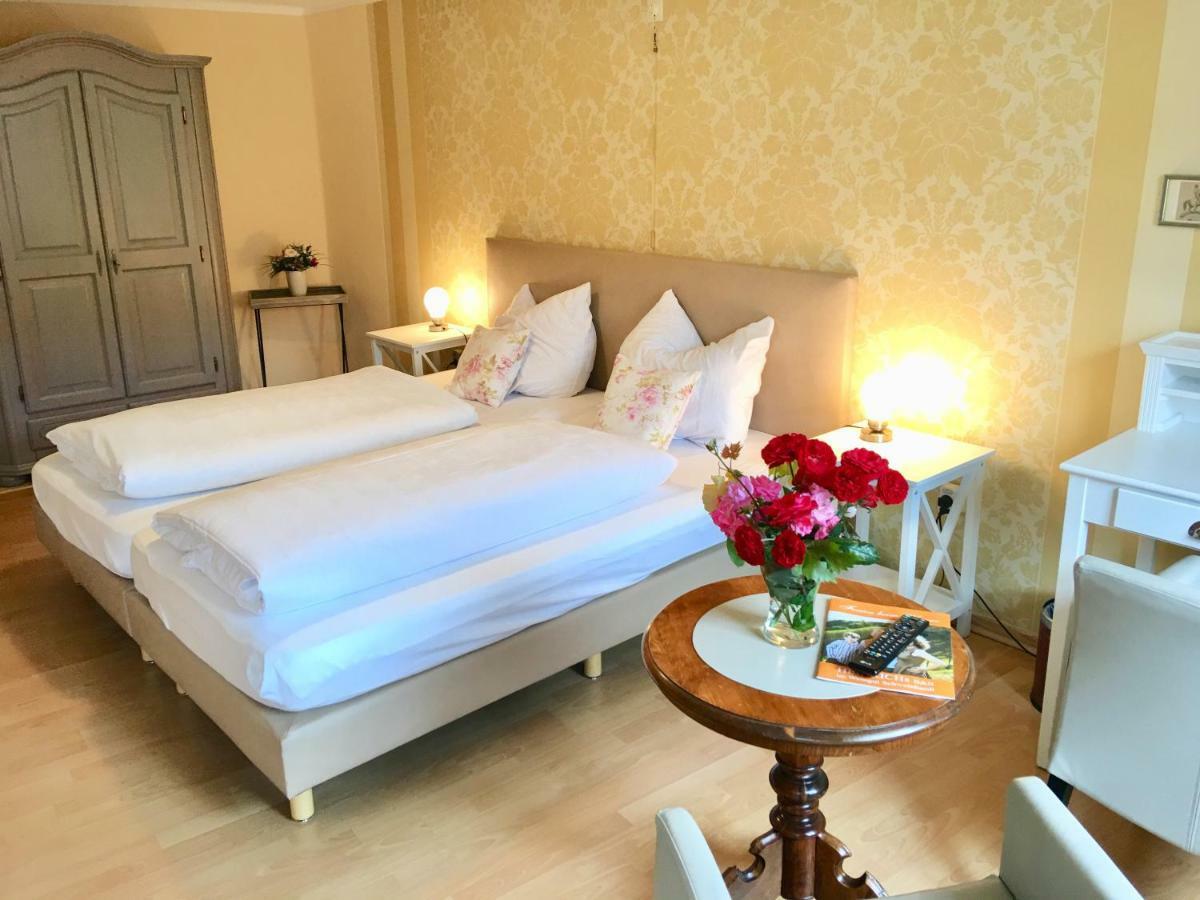Heinrichs Winery Bed & Breakfast Langenlonsheim Buitenkant foto