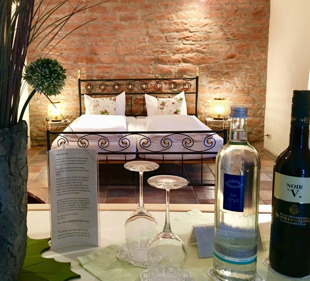 Heinrichs Winery Bed & Breakfast Langenlonsheim Buitenkant foto